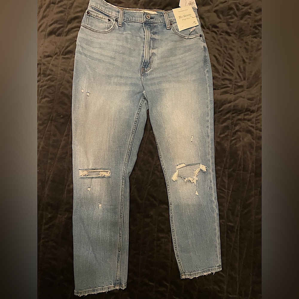 Abercrombie & Fitch High Rise jeans NWT